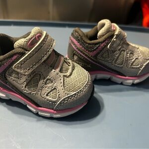 Toddler Champions tennis shoes Gray and Pink Size 2~Good Condition!